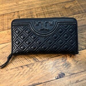 Tory Burch black Fleming Zip
Continental Wallet